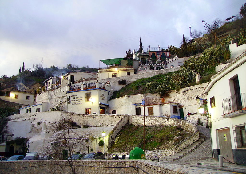 Illustration for article titled Remarkable Cave Houses, Including the Homes that Inspired Tolkien